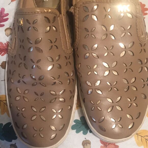 Michael Kors Tan and Gold Sneakers with Intricate Design - Picture 4 of 9